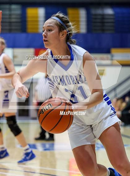 Thumbnail 1 in Evansville Memorial vs. Jasper (Niehause Classic) photogallery.