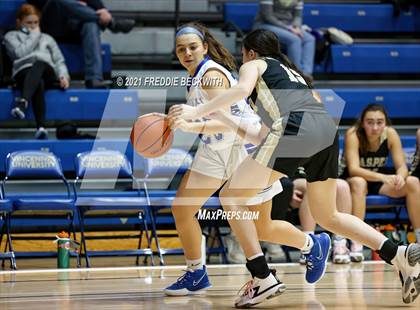 Thumbnail 2 in Evansville Memorial vs. Jasper (Niehause Classic) photogallery.