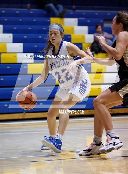 Thumbnail 3 in Evansville Memorial vs. Jasper (Niehause Classic) photogallery.
