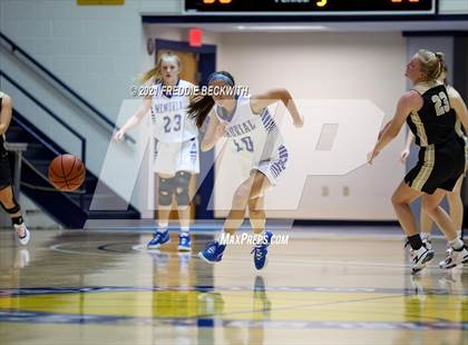 Thumbnail 1 in Evansville Memorial vs. Jasper (Niehause Classic) photogallery.