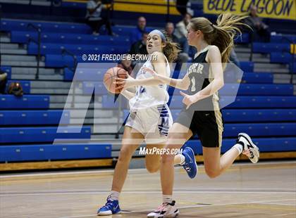 Thumbnail 1 in Evansville Memorial vs. Jasper (Niehause Classic) photogallery.
