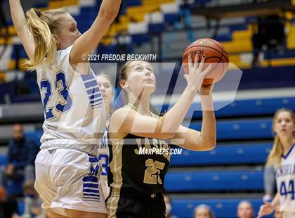 Thumbnail 3 in Evansville Memorial vs. Jasper (Niehause Classic) photogallery.
