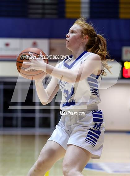 Thumbnail 1 in Evansville Memorial vs. Jasper (Niehause Classic) photogallery.