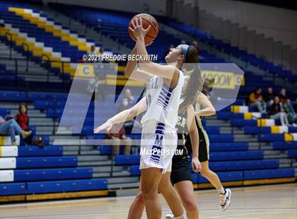 Thumbnail 2 in Evansville Memorial vs. Jasper (Niehause Classic) photogallery.