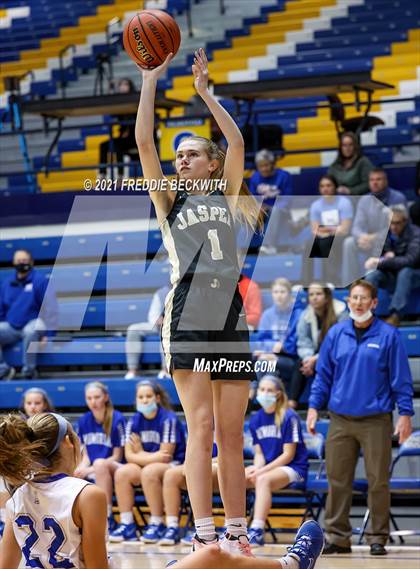 Thumbnail 1 in Evansville Memorial vs. Jasper (Niehause Classic) photogallery.