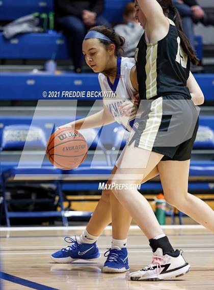 Thumbnail 1 in Evansville Memorial vs. Jasper (Niehause Classic) photogallery.