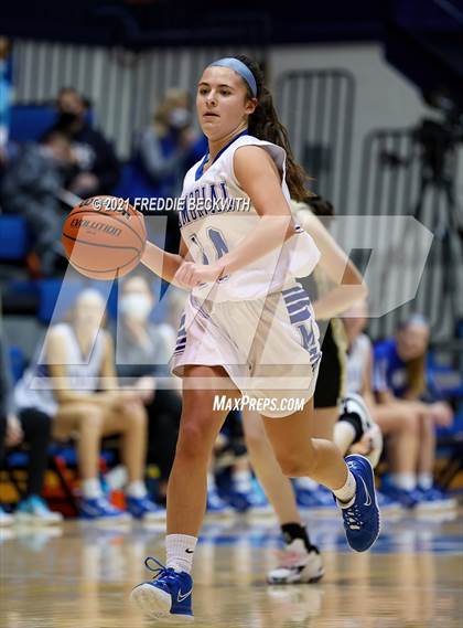 Thumbnail 2 in Evansville Memorial vs. Jasper (Niehause Classic) photogallery.