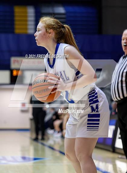 Thumbnail 2 in Evansville Memorial vs. Jasper (Niehause Classic) photogallery.