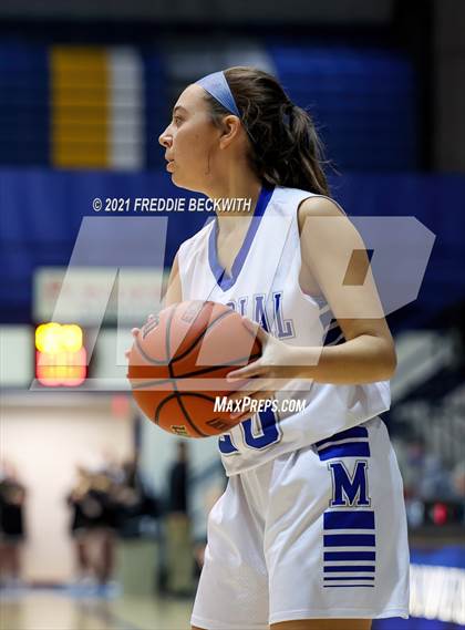 Thumbnail 3 in Evansville Memorial vs. Jasper (Niehause Classic) photogallery.
