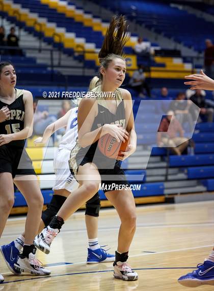 Thumbnail 2 in Evansville Memorial vs. Jasper (Niehause Classic) photogallery.