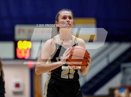Thumbnail 3 in Evansville Memorial vs. Jasper (Niehause Classic) photogallery.