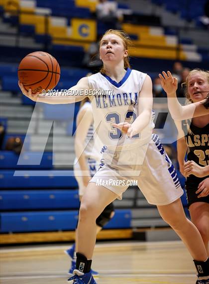 Thumbnail 2 in Evansville Memorial vs. Jasper (Niehause Classic) photogallery.