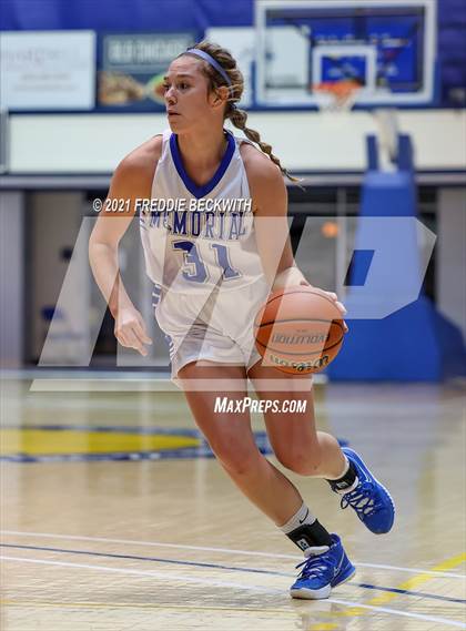 Thumbnail 3 in Evansville Memorial vs. Jasper (Niehause Classic) photogallery.