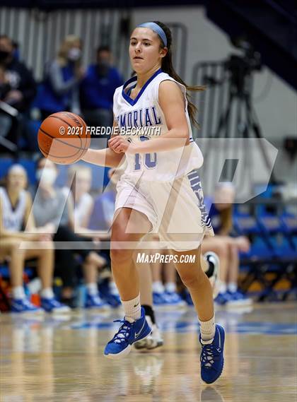 Thumbnail 3 in Evansville Memorial vs. Jasper (Niehause Classic) photogallery.