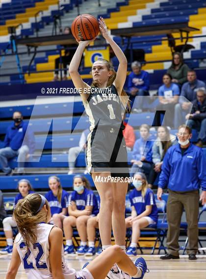 Thumbnail 3 in Evansville Memorial vs. Jasper (Niehause Classic) photogallery.