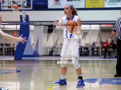 Thumbnail 2 in Evansville Memorial vs. Jasper (Niehause Classic) photogallery.