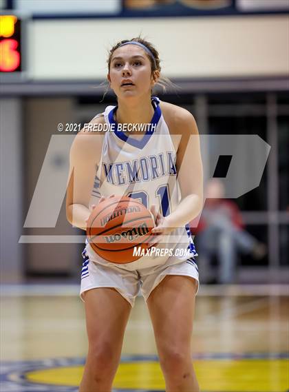 Thumbnail 1 in Evansville Memorial vs. Jasper (Niehause Classic) photogallery.