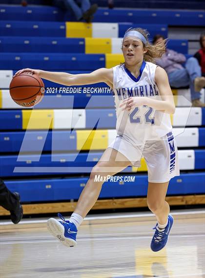 Thumbnail 2 in Evansville Memorial vs. Jasper (Niehause Classic) photogallery.