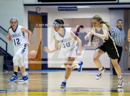 Thumbnail 3 in Evansville Memorial vs. Jasper (Niehause Classic) photogallery.