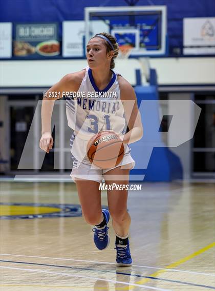 Thumbnail 2 in Evansville Memorial vs. Jasper (Niehause Classic) photogallery.