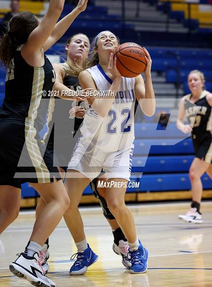 Thumbnail 3 in Evansville Memorial vs. Jasper (Niehause Classic) photogallery.