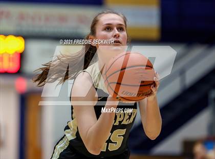 Thumbnail 2 in Evansville Memorial vs. Jasper (Niehause Classic) photogallery.