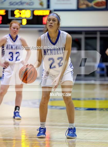 Thumbnail 2 in Evansville Memorial vs. Jasper (Niehause Classic) photogallery.