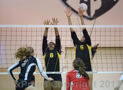 Thumbnail 3 in El Dorado @ Flintridge Sacred Heart (CIF SS Playoffs) photogallery.