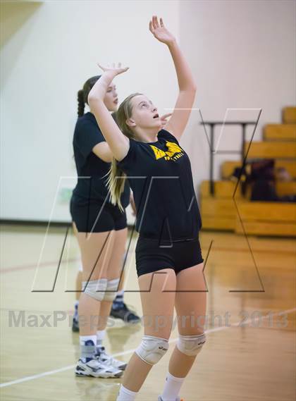 Thumbnail 3 in El Dorado @ Flintridge Sacred Heart (CIF SS Playoffs) photogallery.