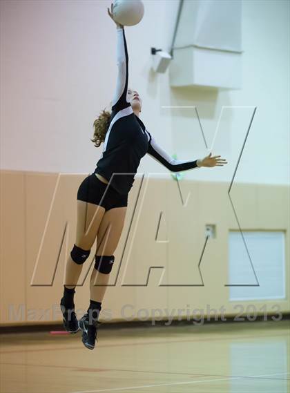 Thumbnail 2 in El Dorado @ Flintridge Sacred Heart (CIF SS Playoffs) photogallery.