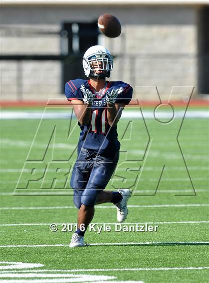 Thumbnail 2 in FR: Nolan Catholic @ Richland Gray photogallery.