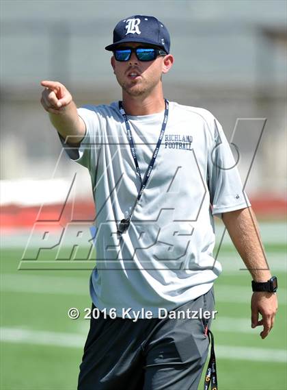 Thumbnail 1 in FR: Nolan Catholic @ Richland Gray photogallery.