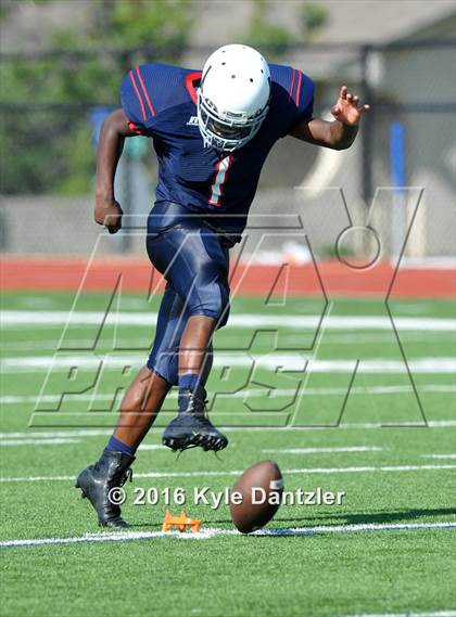 Thumbnail 2 in FR: Nolan Catholic @ Richland Gray photogallery.