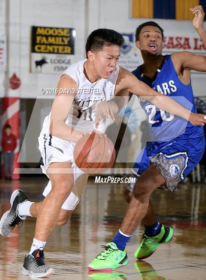 Thumbnail 1 in Capital Christian vs. Archbishop Mitty (Gridley Invitational) photogallery.