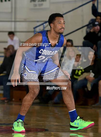 Thumbnail 2 in Capital Christian vs. Archbishop Mitty (Gridley Invitational) photogallery.