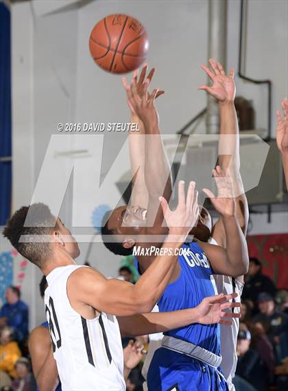 Thumbnail 3 in Capital Christian vs. Archbishop Mitty (Gridley Invitational) photogallery.