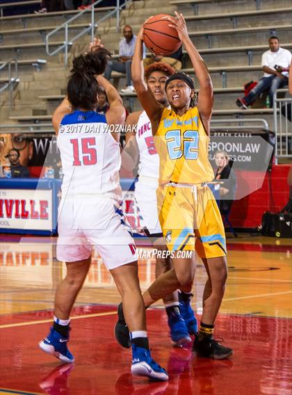 Thumbnail 2 in Duncanville vs. Putnam City West (Thanksgiving Hoopfest) photogallery.