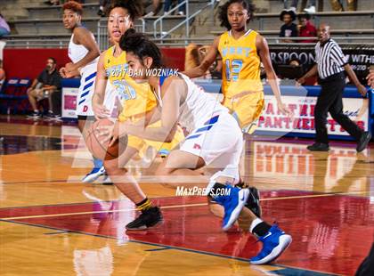 Thumbnail 1 in Duncanville vs. Putnam City West (Thanksgiving Hoopfest) photogallery.