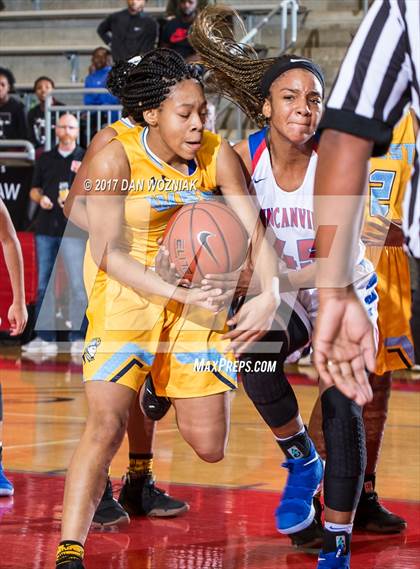 Thumbnail 2 in Duncanville vs. Putnam City West (Thanksgiving Hoopfest) photogallery.