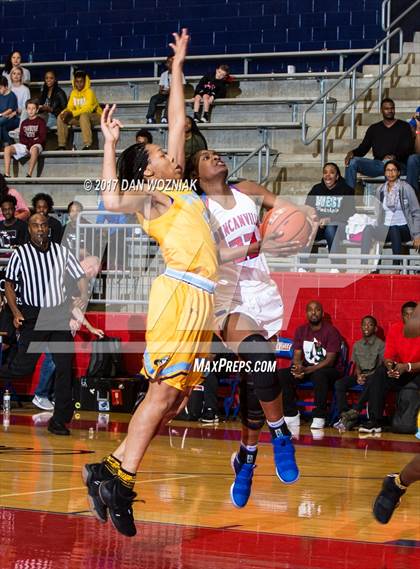 Thumbnail 2 in Duncanville vs. Putnam City West (Thanksgiving Hoopfest) photogallery.