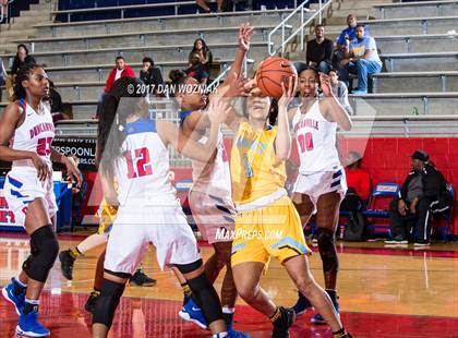 Thumbnail 3 in Duncanville vs. Putnam City West (Thanksgiving Hoopfest) photogallery.