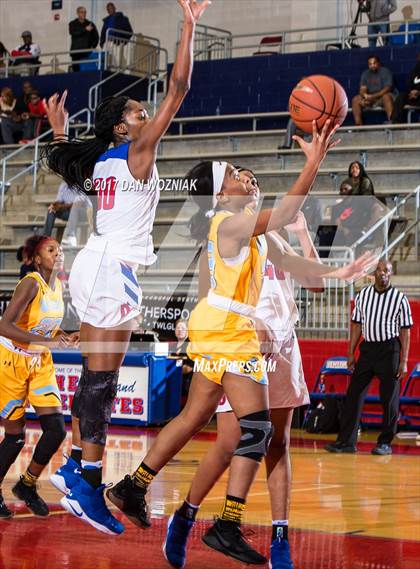 Thumbnail 1 in Duncanville vs. Putnam City West (Thanksgiving Hoopfest) photogallery.