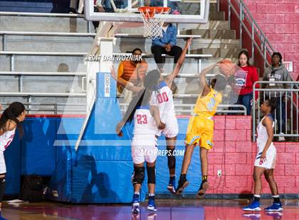 Thumbnail 2 in Duncanville vs. Putnam City West (Thanksgiving Hoopfest) photogallery.