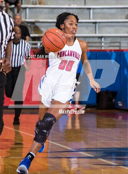 Thumbnail 1 in Duncanville vs. Putnam City West (Thanksgiving Hoopfest) photogallery.