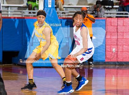 Thumbnail 3 in Duncanville vs. Putnam City West (Thanksgiving Hoopfest) photogallery.