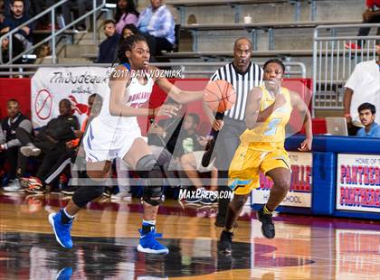 Thumbnail 1 in Duncanville vs. Putnam City West (Thanksgiving Hoopfest) photogallery.