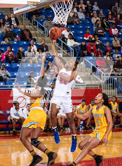 Thumbnail 3 in Duncanville vs. Putnam City West (Thanksgiving Hoopfest) photogallery.