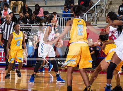 Thumbnail 1 in Duncanville vs. Putnam City West (Thanksgiving Hoopfest) photogallery.