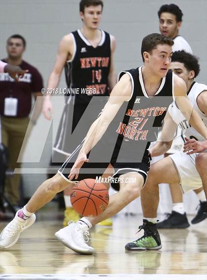 Thumbnail 3 in Newton North vs. Springfield Central (Spalding Hoophall Classic) photogallery.
