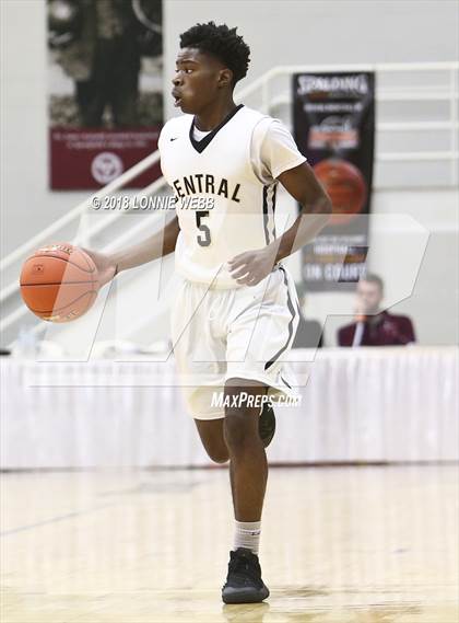Thumbnail 2 in Newton North vs. Springfield Central (Spalding Hoophall Classic) photogallery.
